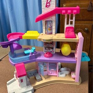 Barbie little people Pink and Purple Playset